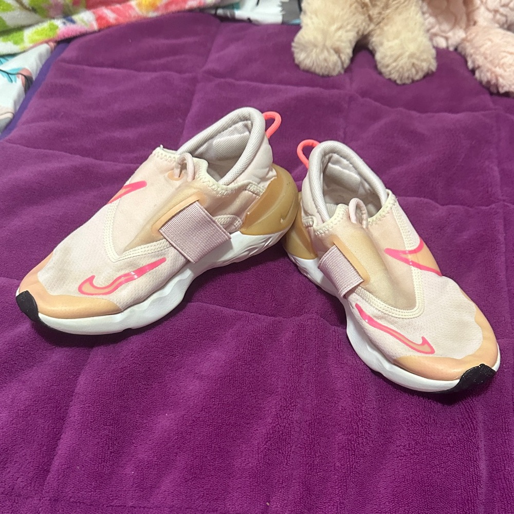 Nike Light Pink w/ bright pink & mesh kids sz 12.5c slip on trainer sneakers GUC
